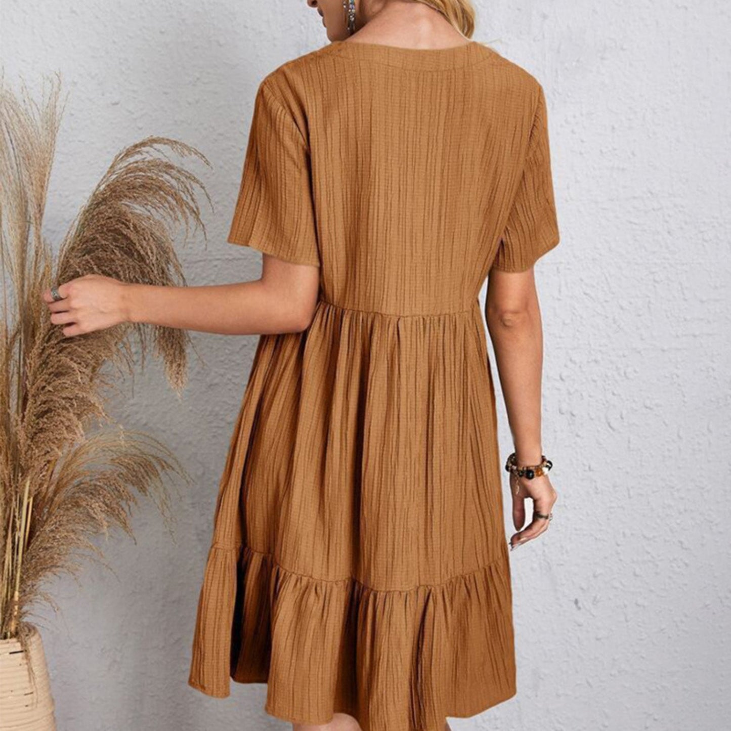 Boho Sukienka Mini z Falbanką i Dekoltem V