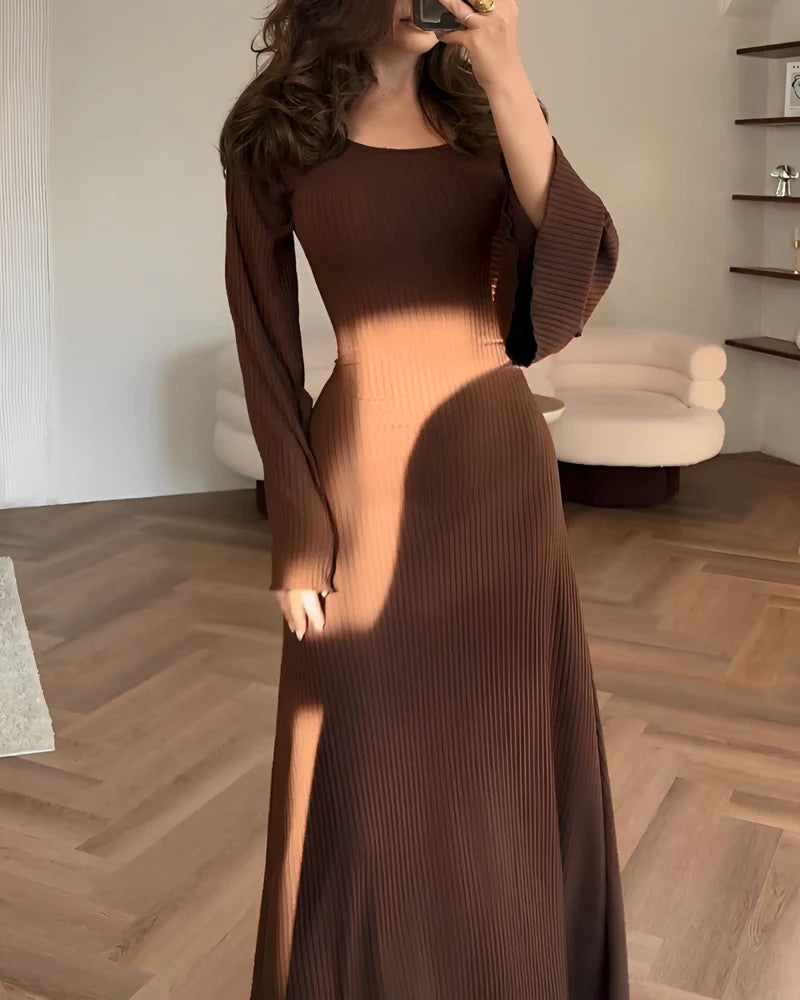 Monice - Elegancka dzianinowa sukienka maxi