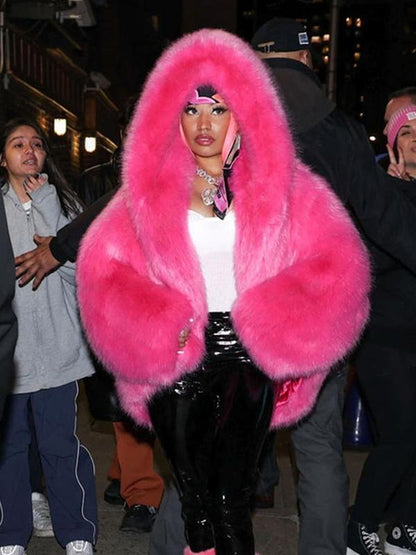 Umme - Jednokolorowy płaszcz z kapturem ze sztucznego futra 