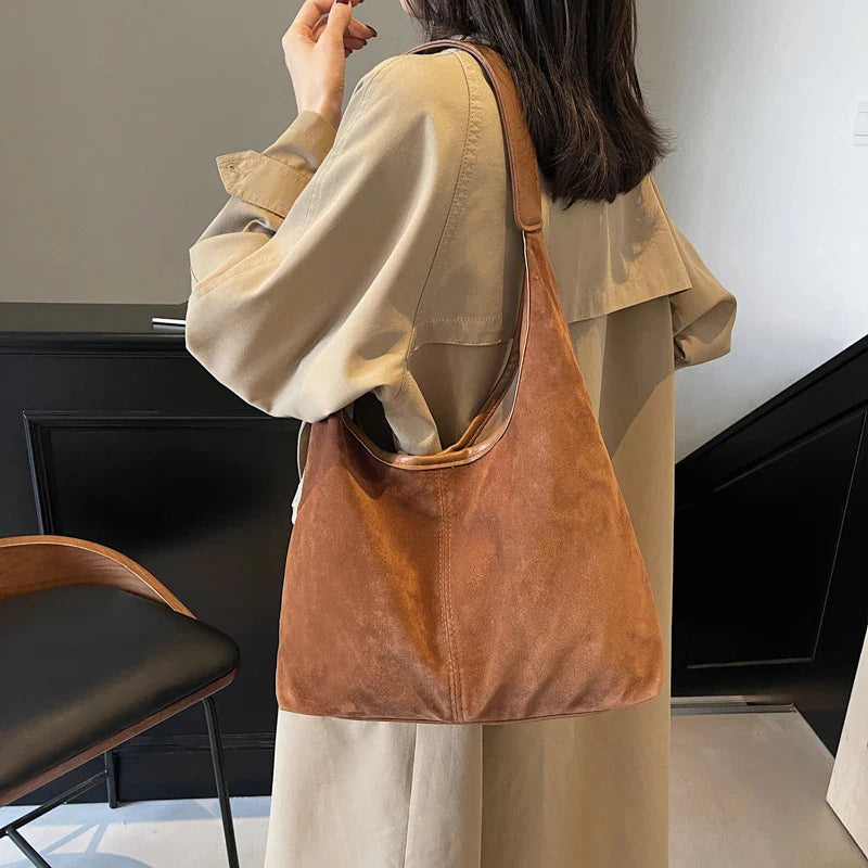 Modna torebka z zamszu