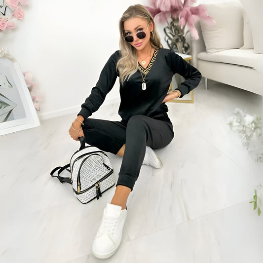 Welwetowy dres z dekoltem w serek dla kobiet